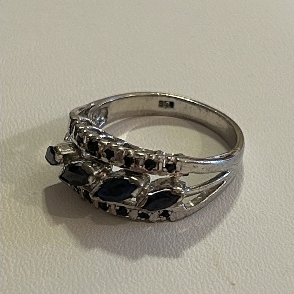 Lady’s Sapphire Ring